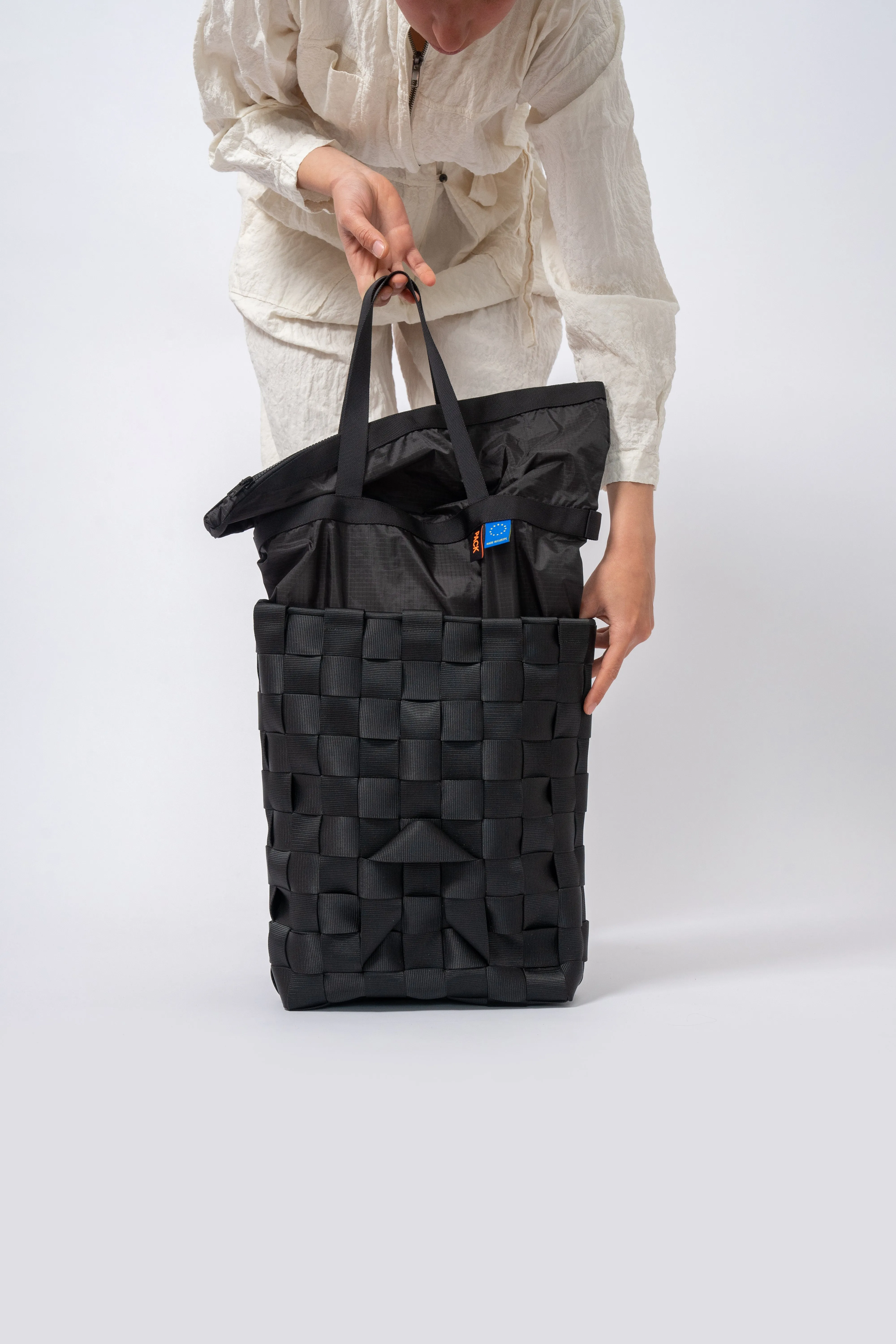 B2B A302 2IN1 FOLD POUCH BASKET BACKPACK