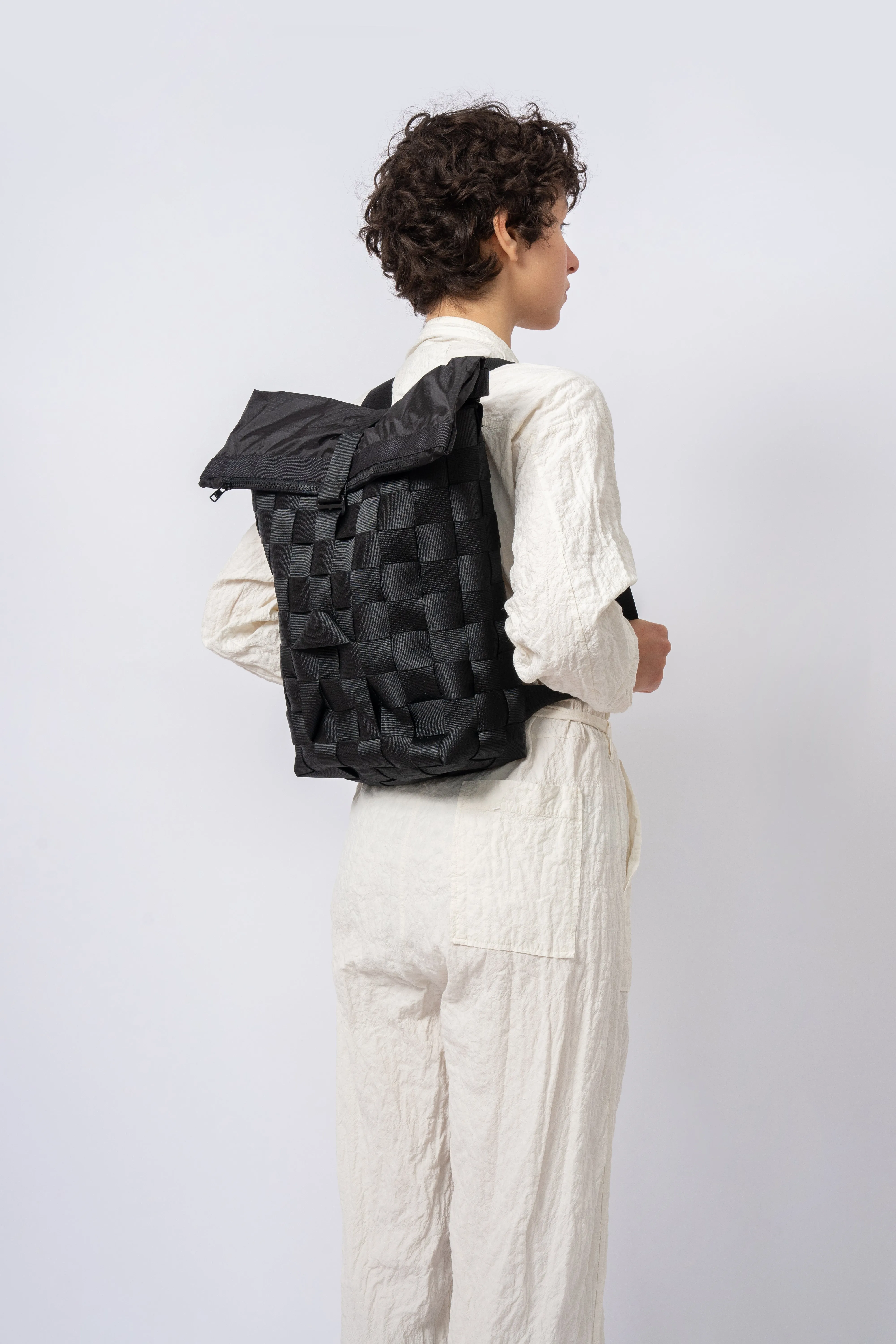 B2B A302 2IN1 FOLD POUCH BASKET BACKPACK