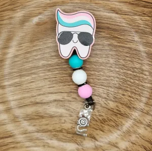 Badge Reel-Cool Tooth DV002