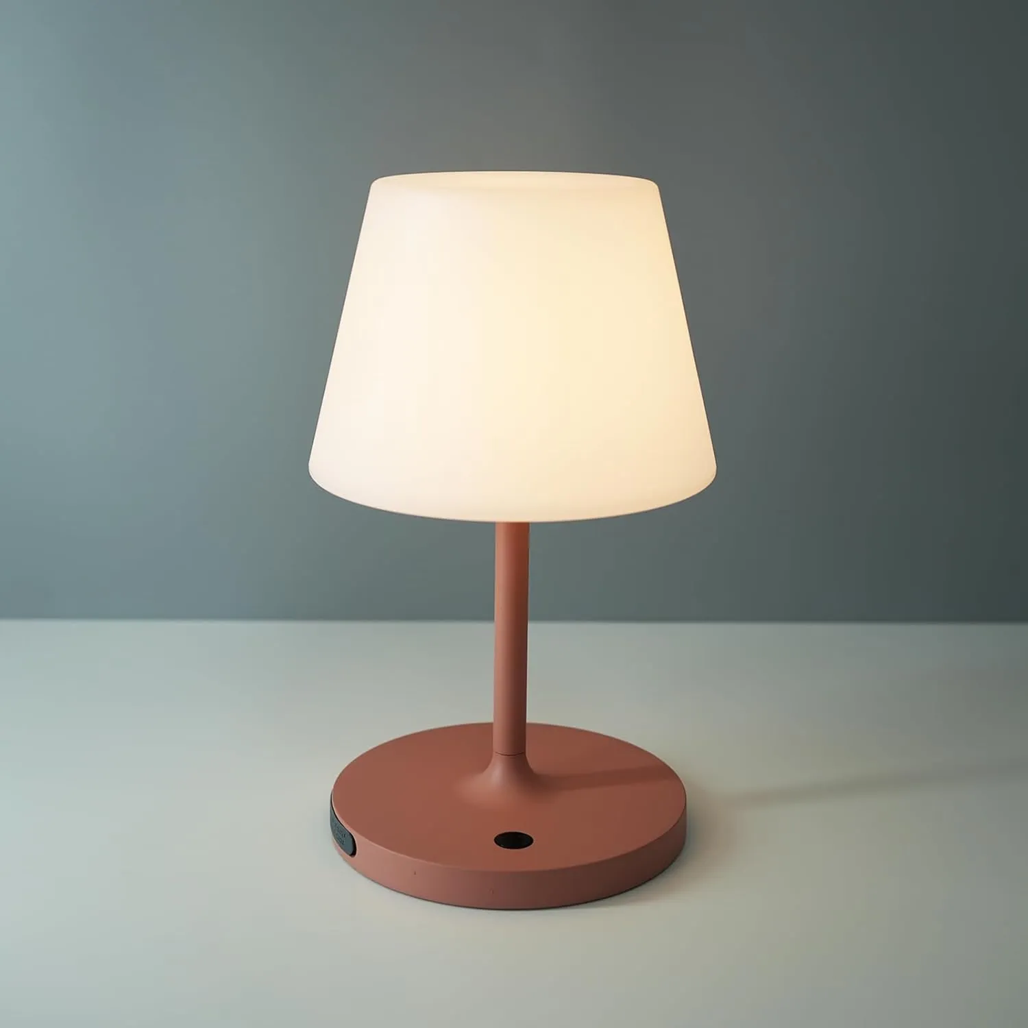Outdoor Battery Operated Table Lamp Waterproof, 4000mAh Cordless Table Lamp Rechargeable, Touch Dimmable Desk Lamp, LED Night Light for Patio Camping Restaurant Home, H9.6in, Pink