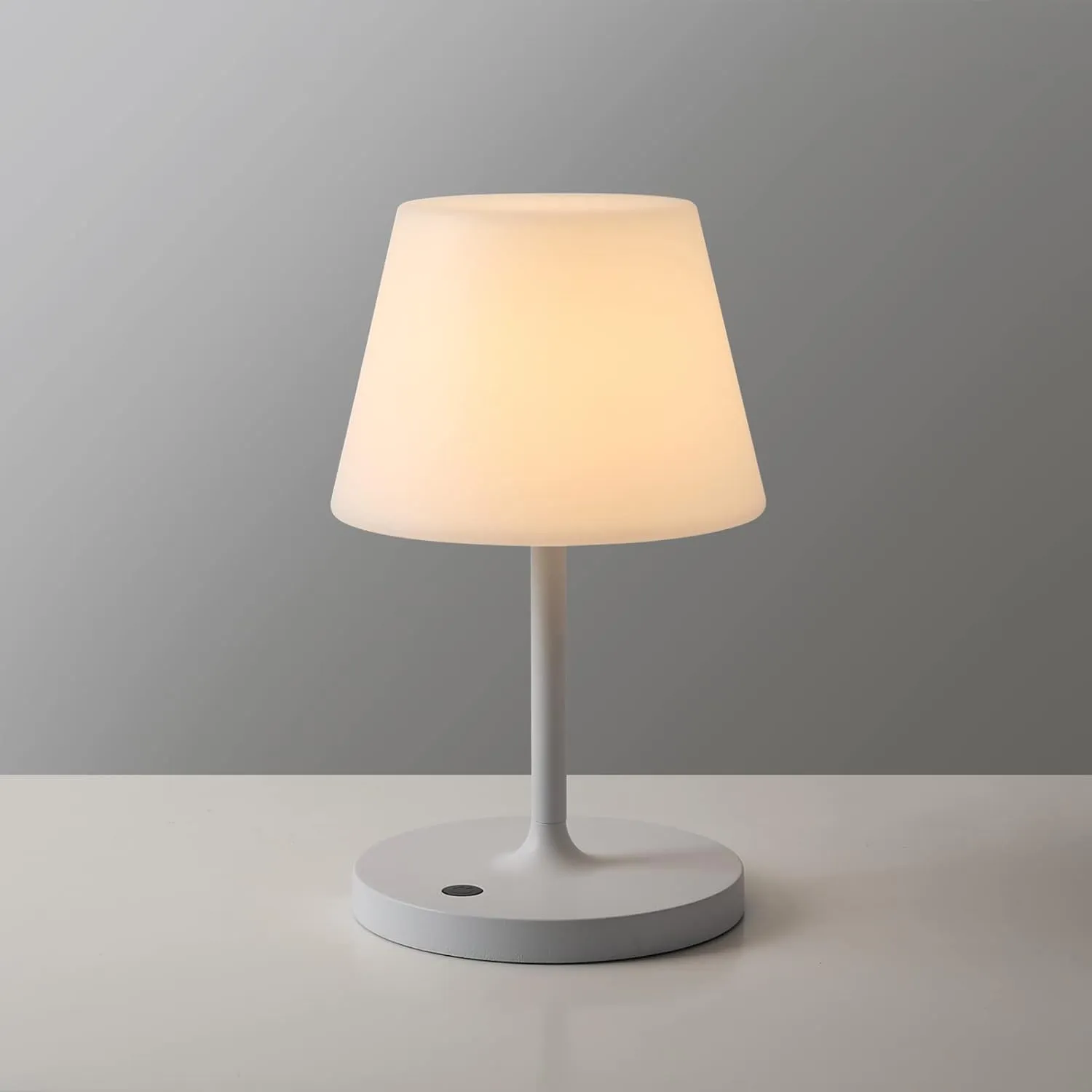 Outdoor Battery Operated Table Lamp Waterproof, 4000mAh Cordless Table Lamp Rechargeable, Touch Dimmable Desk Lamp, LED Night Light for Patio Camping Restaurant Home, H9.6in, White