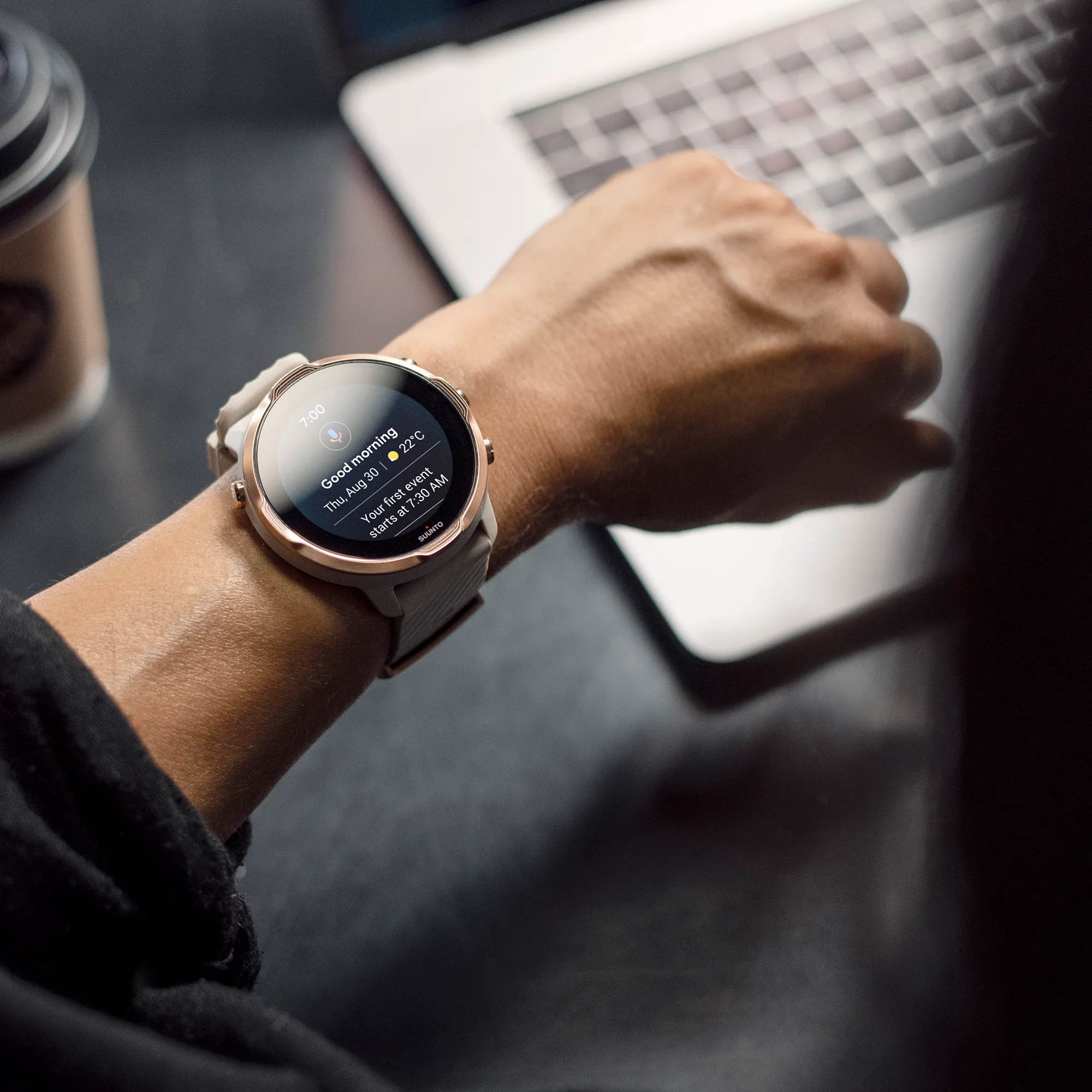 SUUNTO 7 Sandstone Rosegold GPS Sport Smartwatch with Versatile Sports Experience with Wearable4U EarBuds Power Bundle
